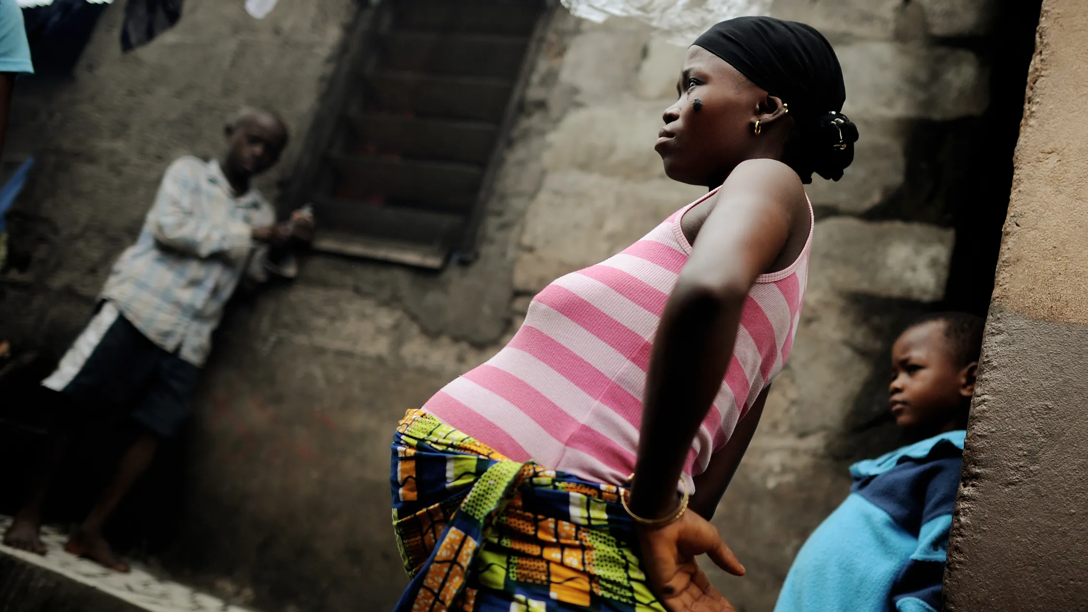 Gravid kvinde på flugt