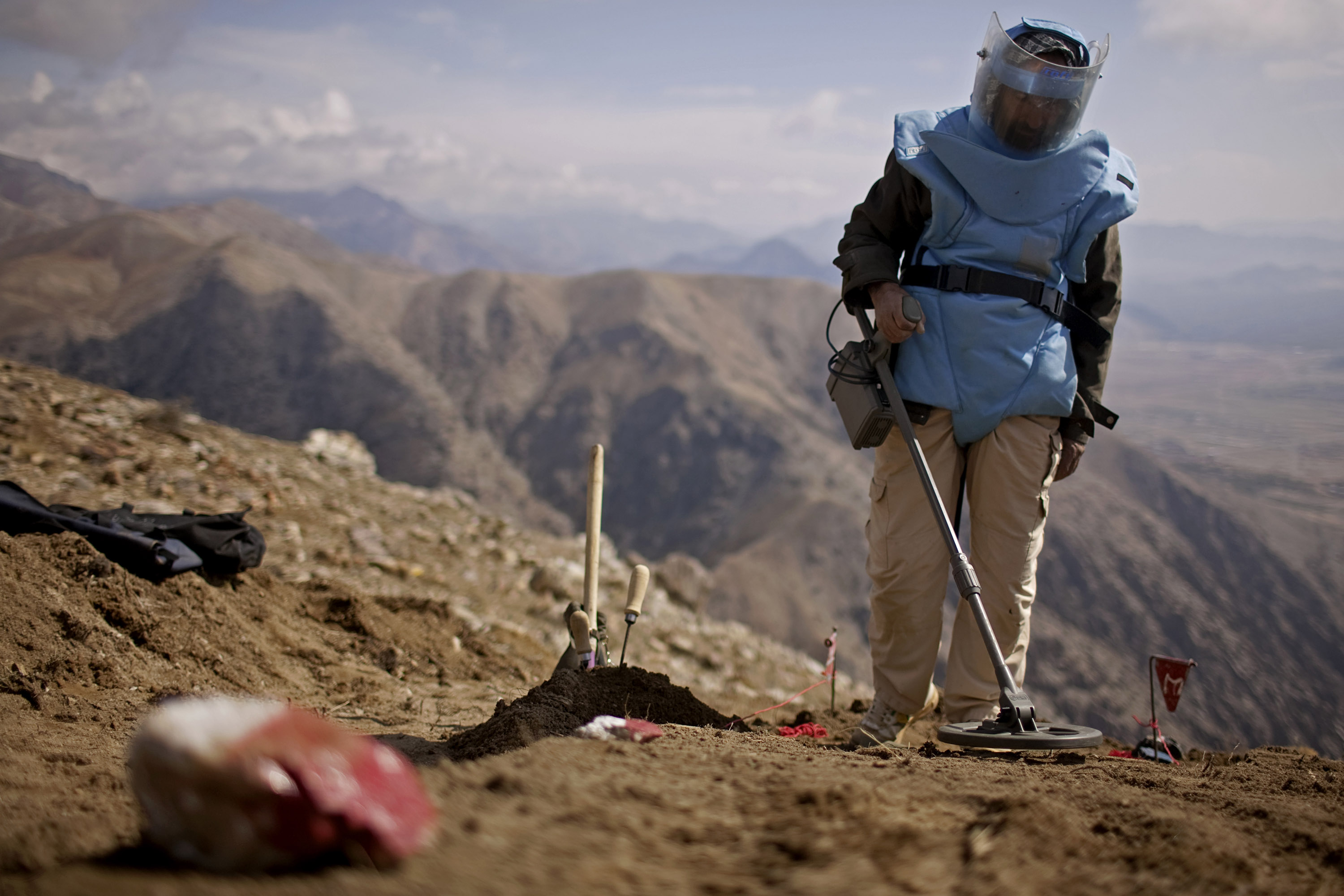 Minerydning i Afghanistan