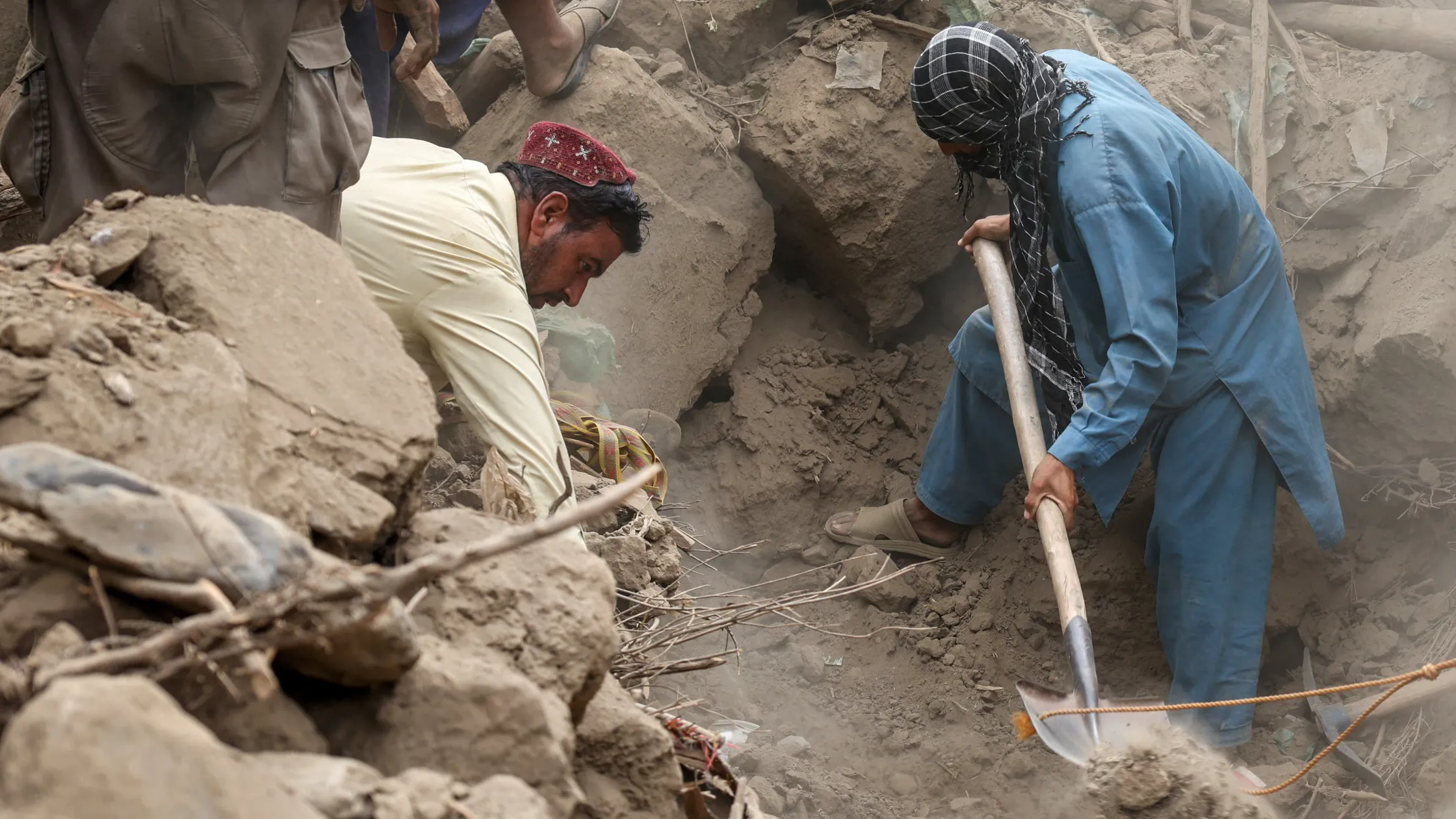 Earthquake: Help families in Afghanistan